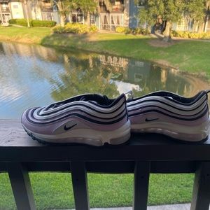 Girls’ Big kids Nike air max size 4